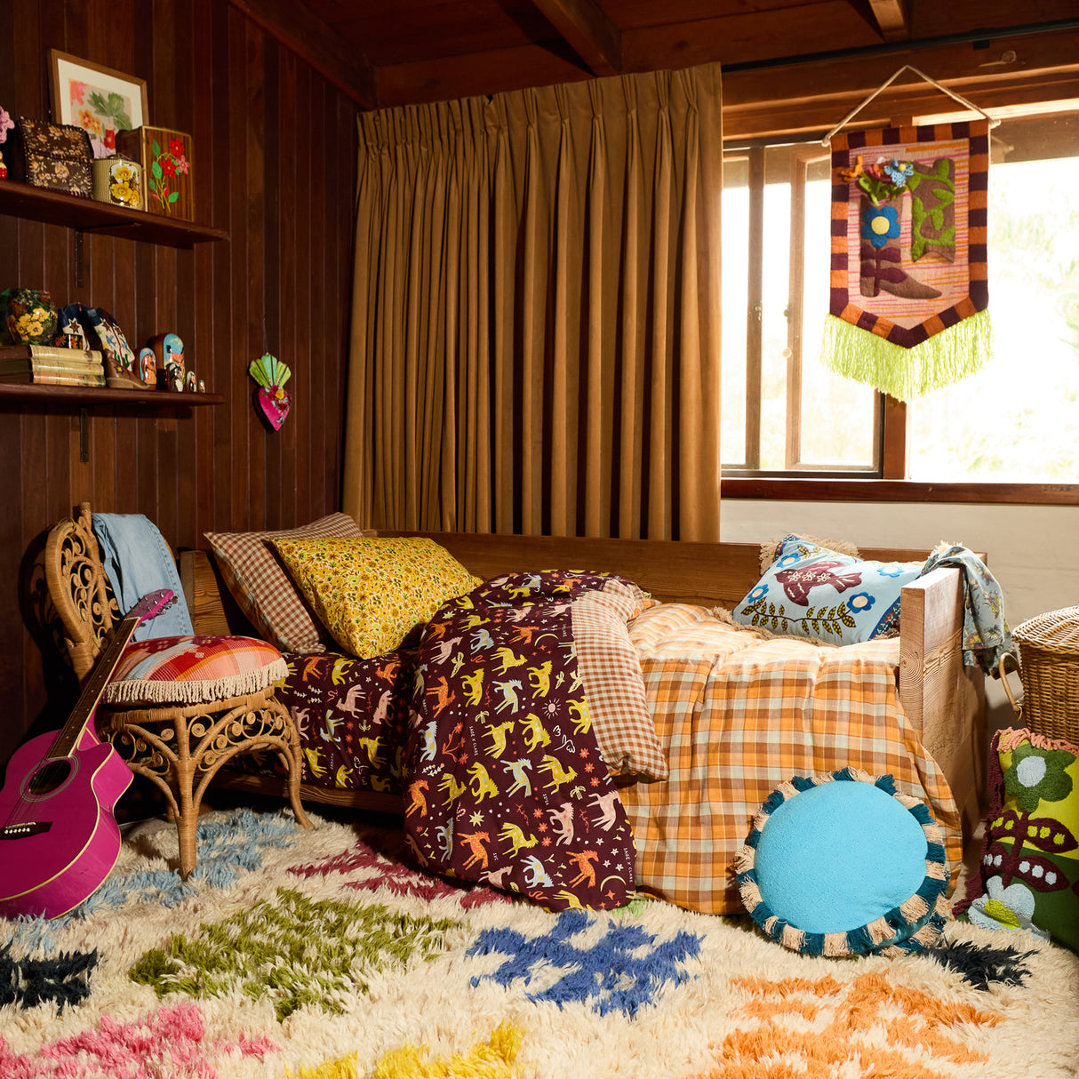 Reese Round Cushion - Turquoise Feather Insert