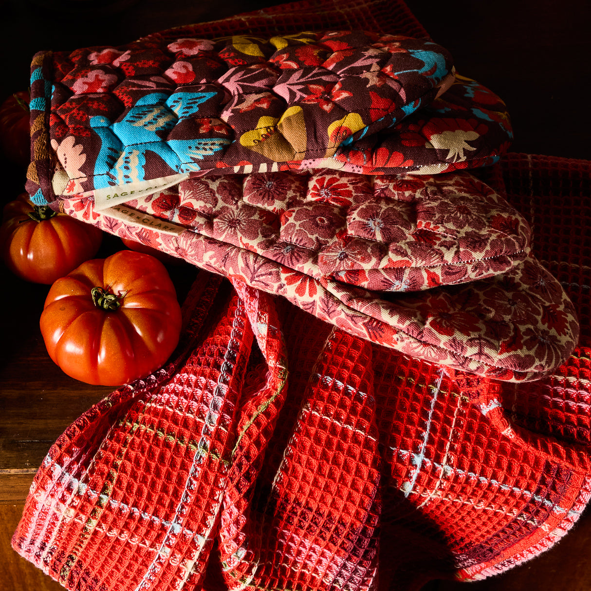 Magnolia Oven Mitt Set