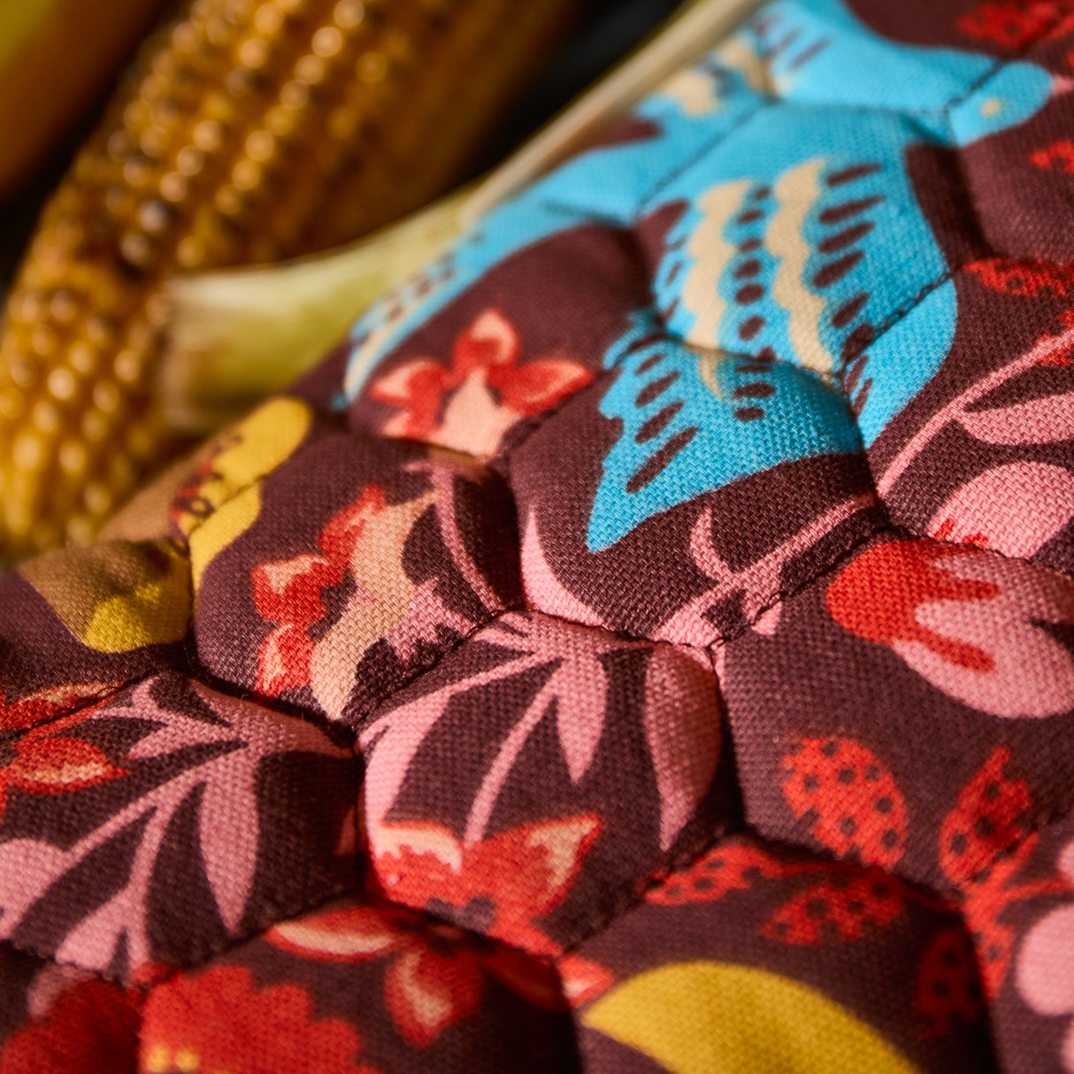 Magnolia Oven Mitt Set