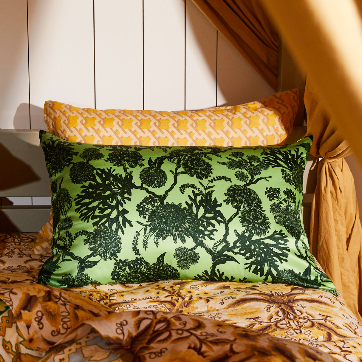 Delphine Silk Pillowcase - Key Lime