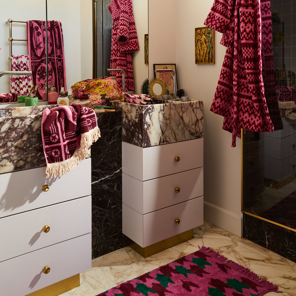 Gigi Hand Towel - Cosmo Pink