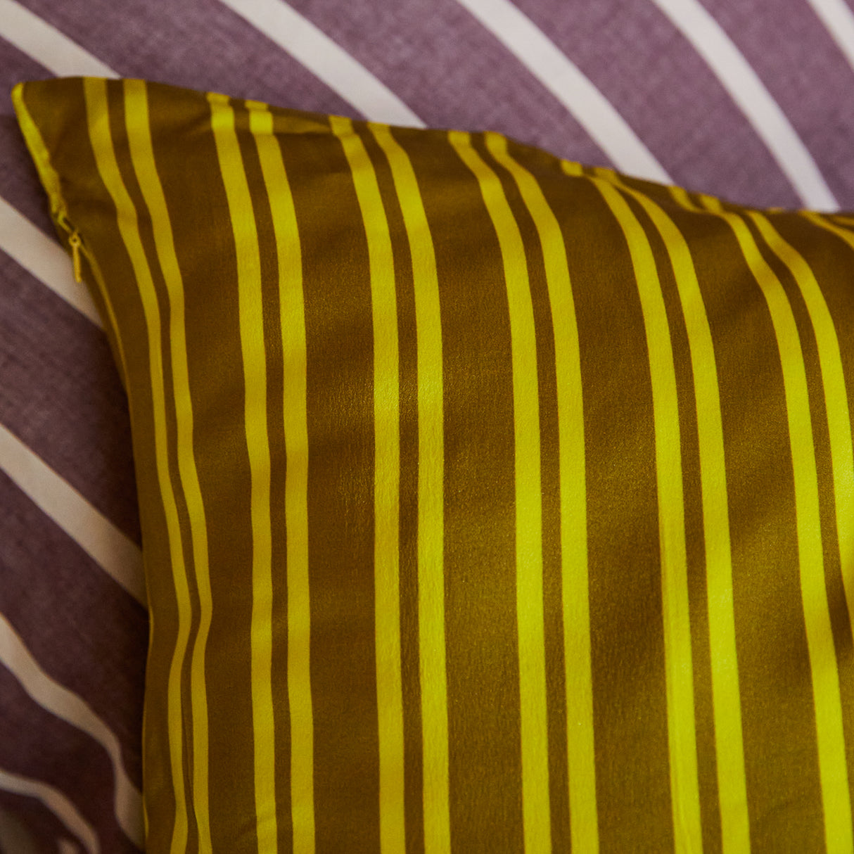 Taylor Silk Pillowcase - Olive