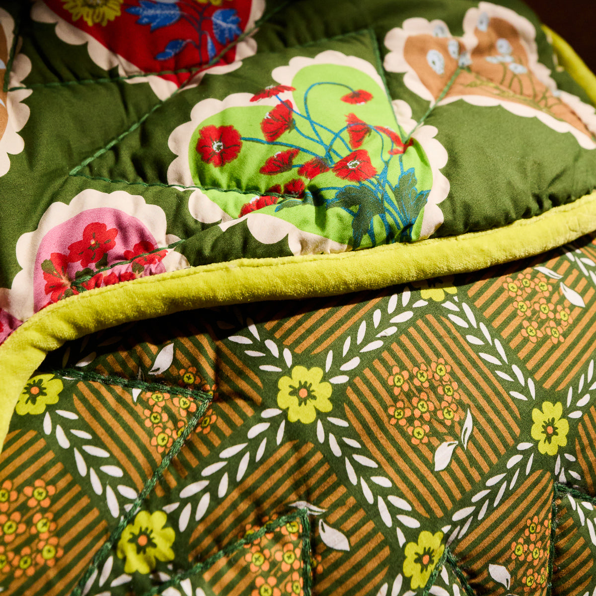 Loretta Scalloped Coverlet