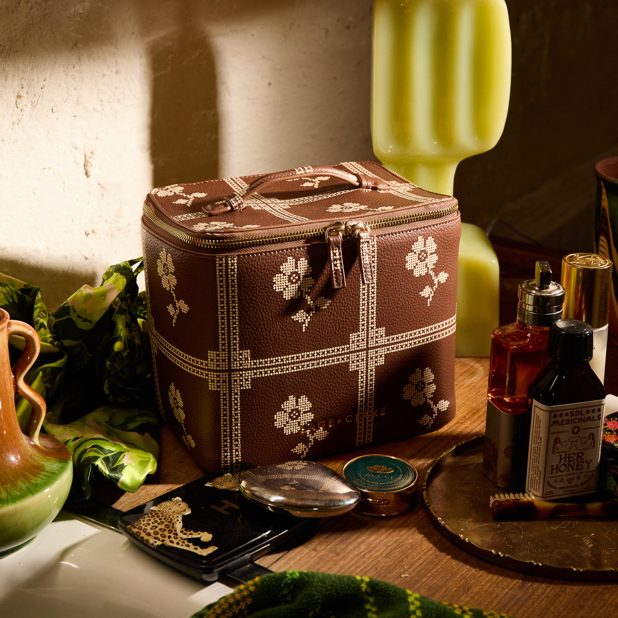 Bonny Medium Vanity Case - Umber