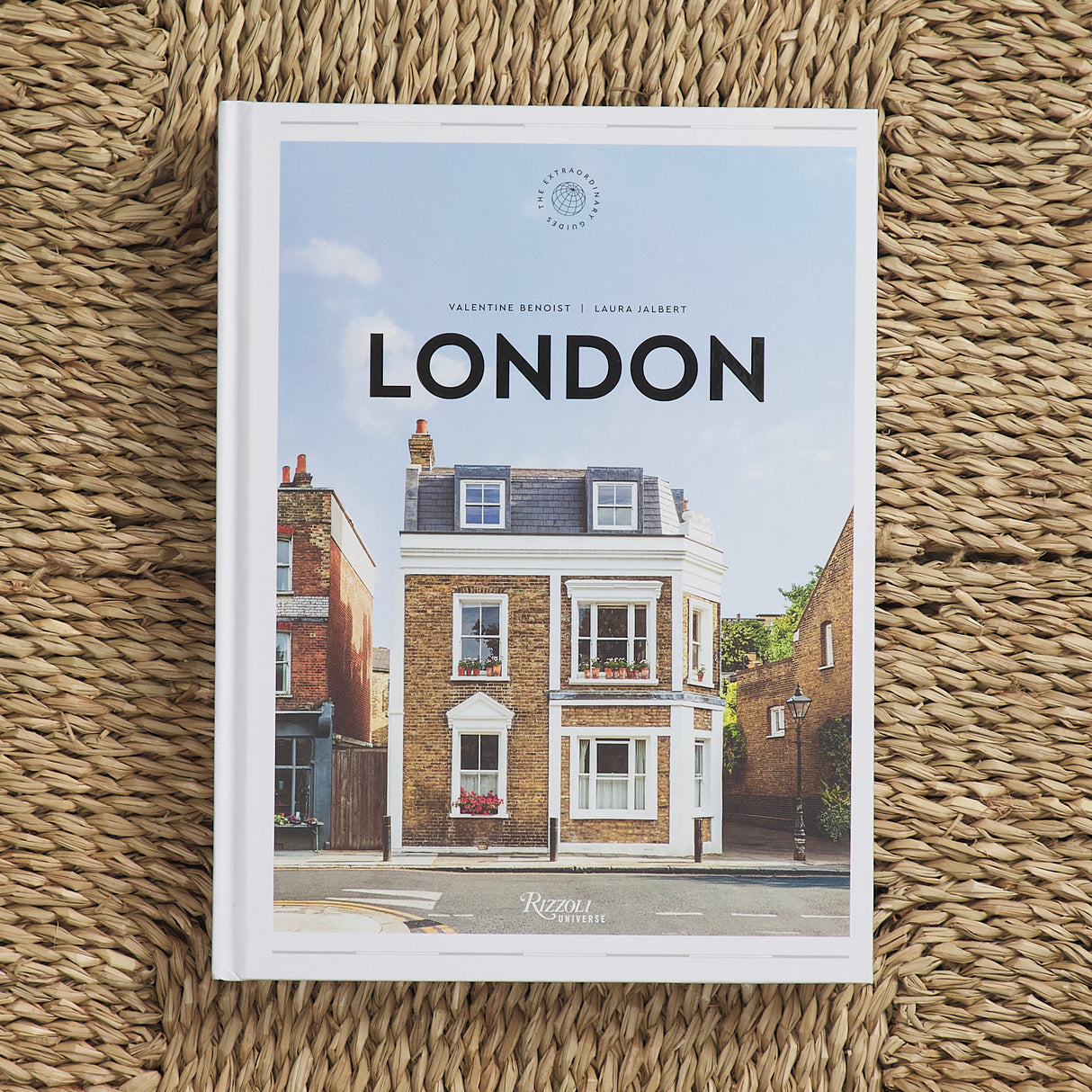 London: The Extraordinary Guide