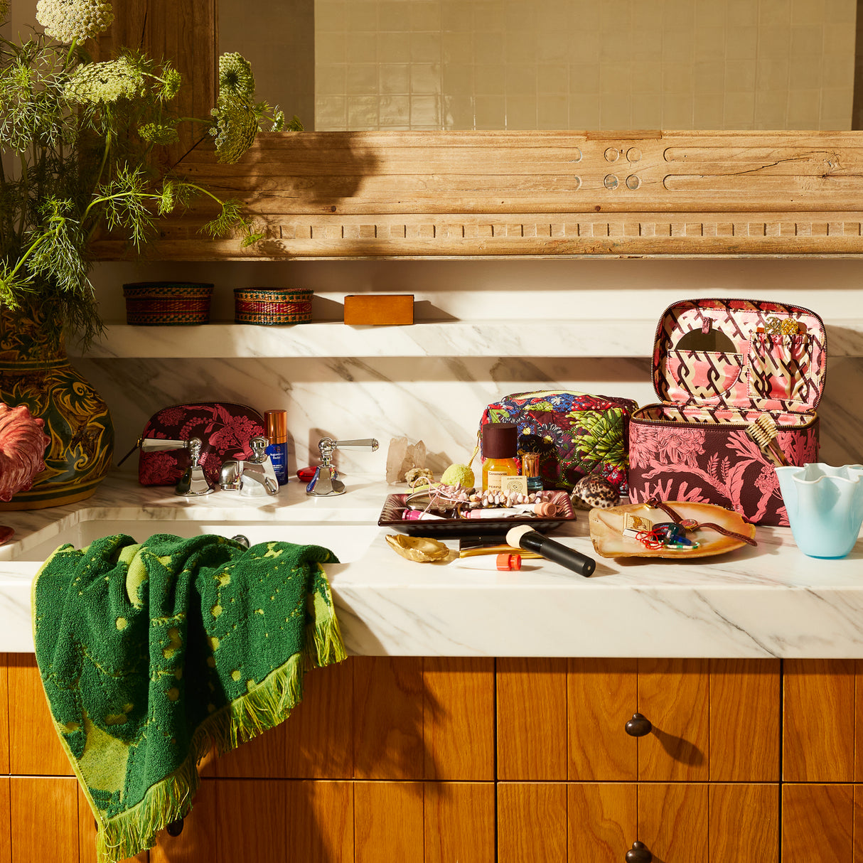 Delphine Large Vanity Case - Garnet