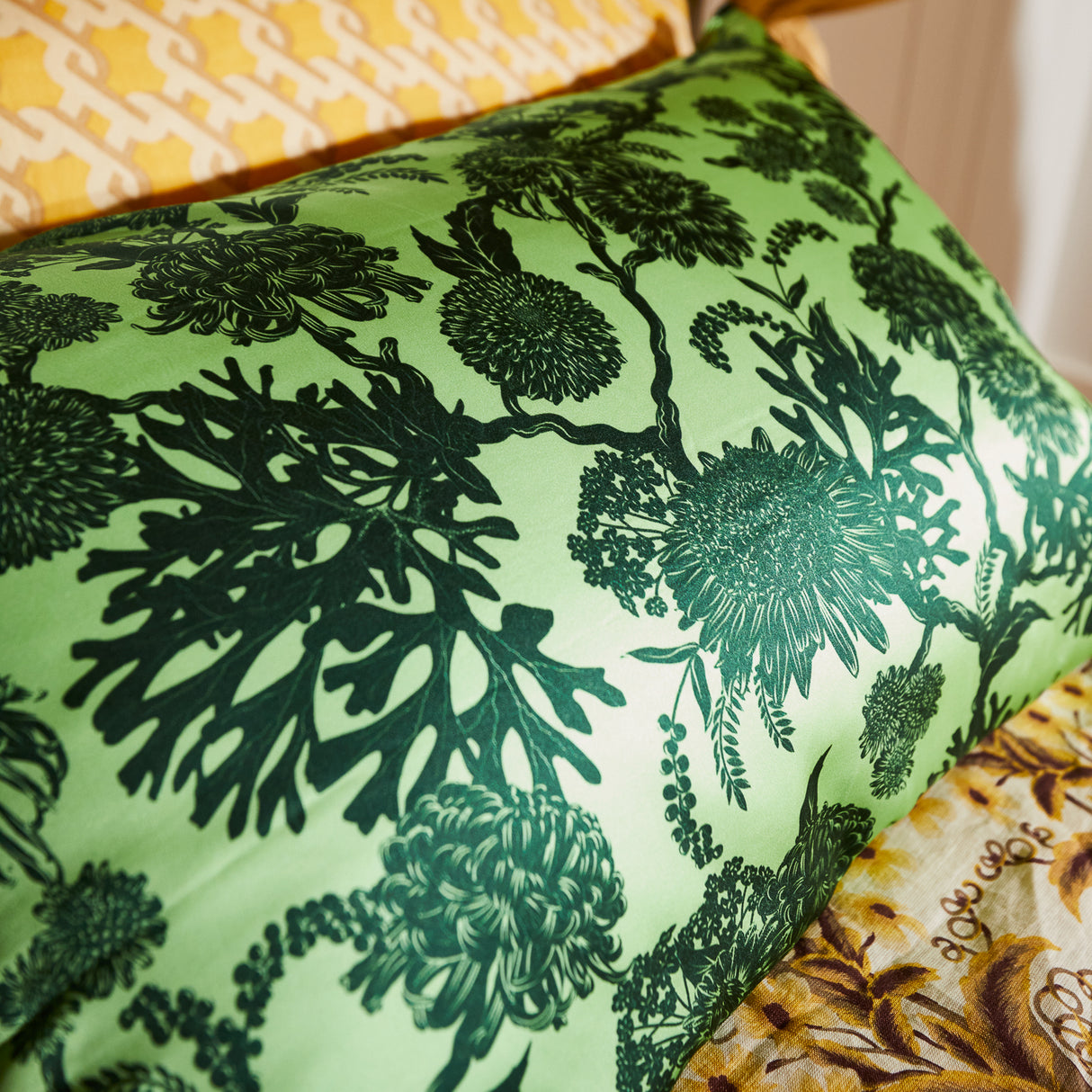 Delphine Silk Pillowcase - Key Lime